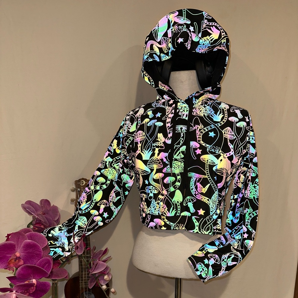 FlexLiving reflective mushroom crop top hoodie (so cool!)